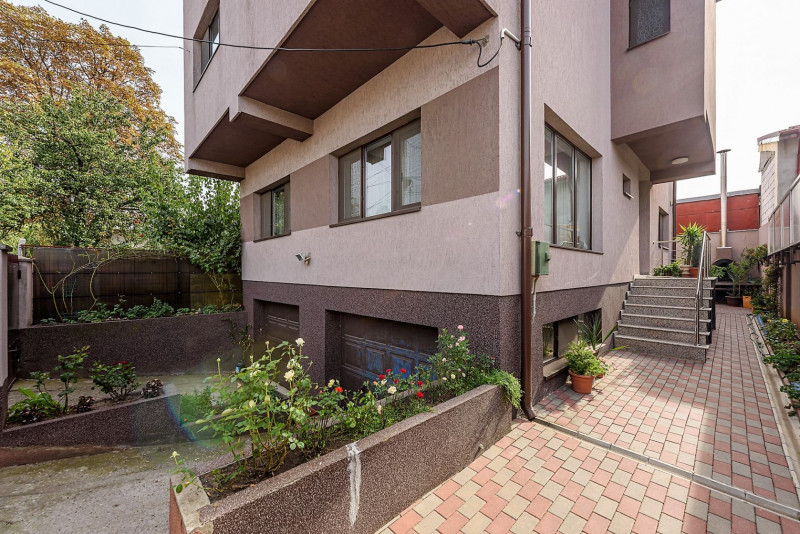 Sub antecontract: Delta Dunarii, Casa eleganta, gata de mutat, 326 mp.