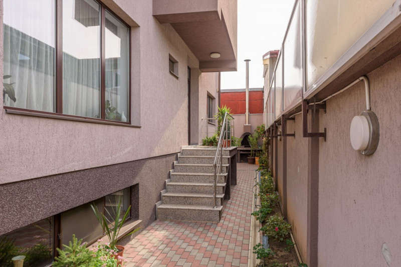 Sub antecontract: Delta Dunarii, Casa eleganta, gata de mutat, 326 mp.