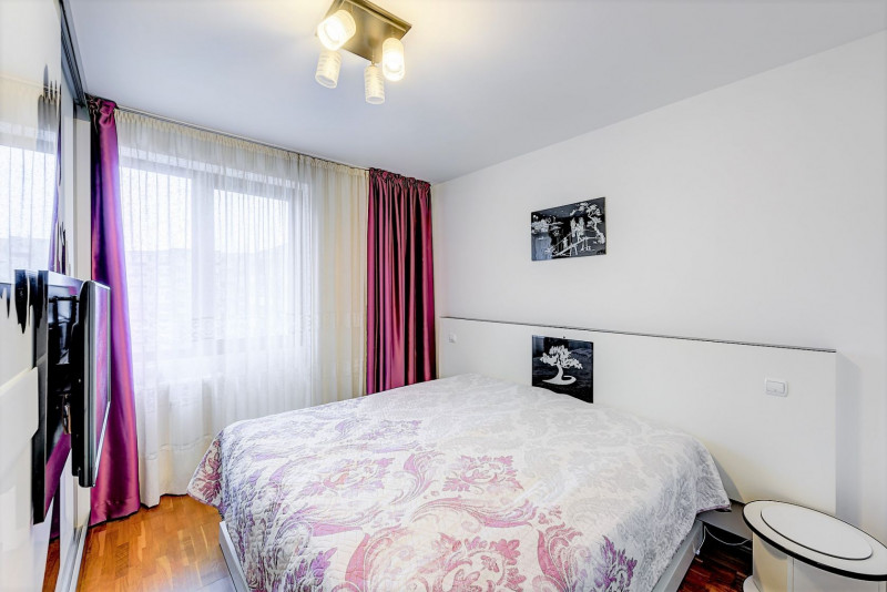 PRECONTRACT SEMNAT: Trestiana, Apartament 3 camere impecabil, cu parcare.