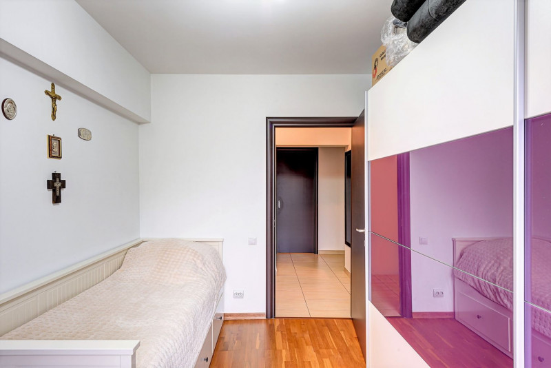 PRECONTRACT SEMNAT: Trestiana, Apartament 3 camere impecabil, cu parcare.