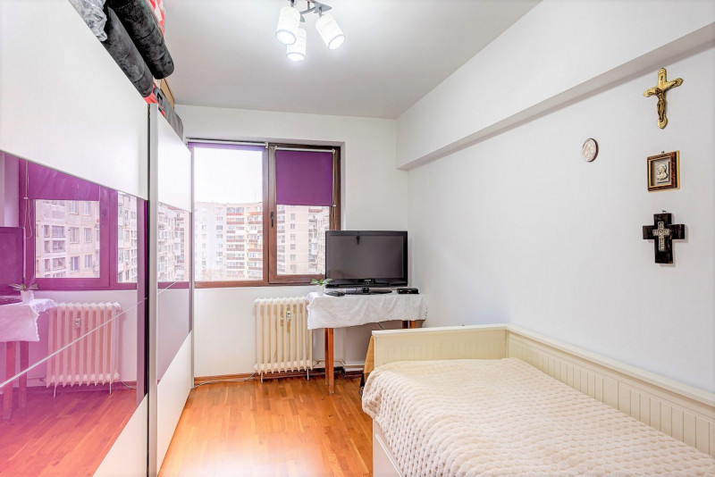 PRECONTRACT SEMNAT: Trestiana, Apartament 3 camere impecabil, cu parcare.