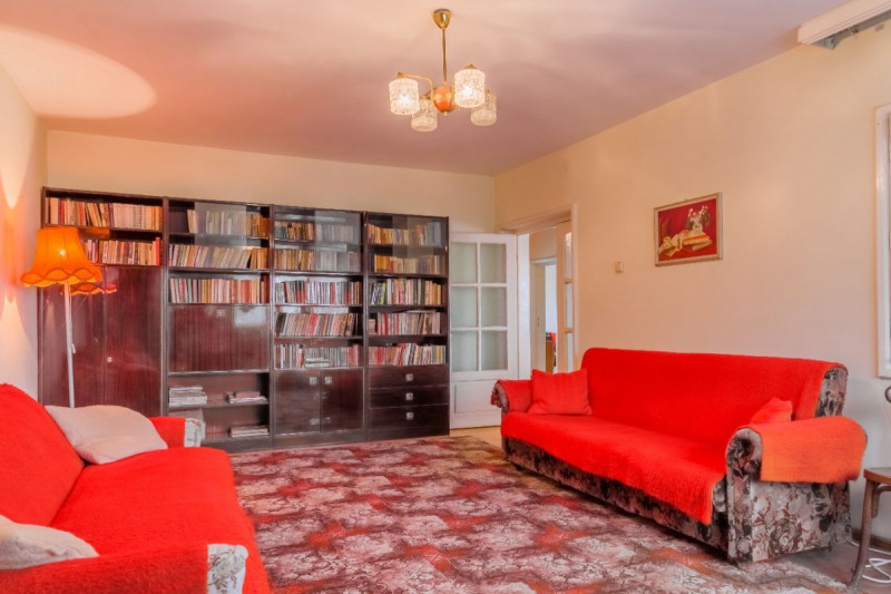 Afumati – Str.Fagului, Casa 5 camere si garaj, 244 mp, cu teren 600 mp.