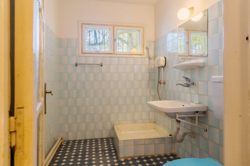 Afumati – Str.Fagului, Casa 5 camere si garaj, 244 mp, cu teren 600 mp.