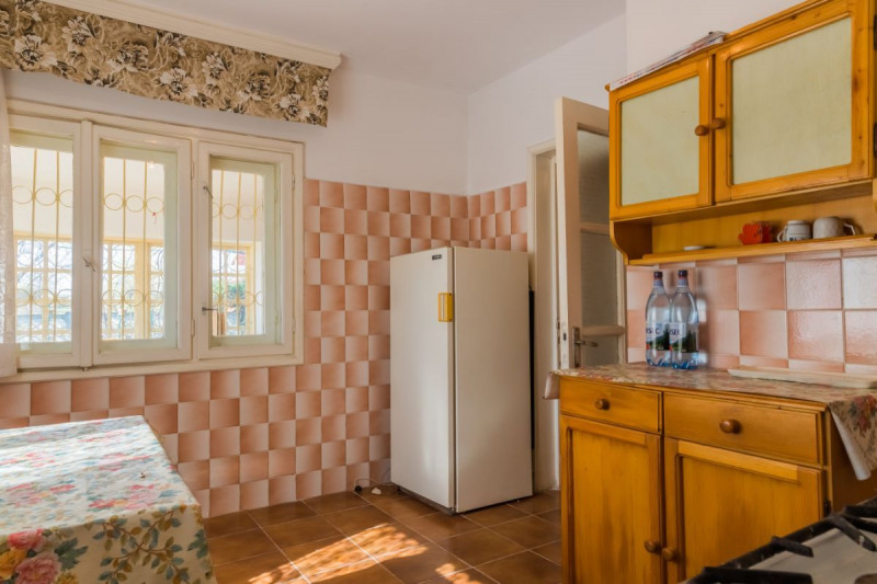 Afumati – Str.Fagului, Casa 5 camere si garaj, 244 mp, cu teren 600 mp.