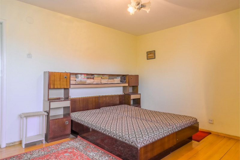Afumati – Str.Fagului, Casa 5 camere si garaj, 244 mp, cu teren 600 mp.