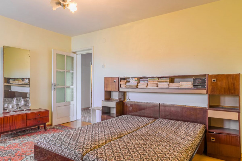 Afumati – Str.Fagului, Casa 5 camere si garaj, 244 mp, cu teren 600 mp.