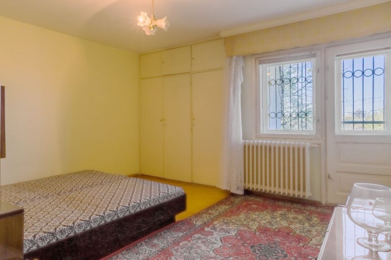 Afumati – Str.Fagului, Casa 5 camere si garaj, 244 mp, cu teren 600 mp.
