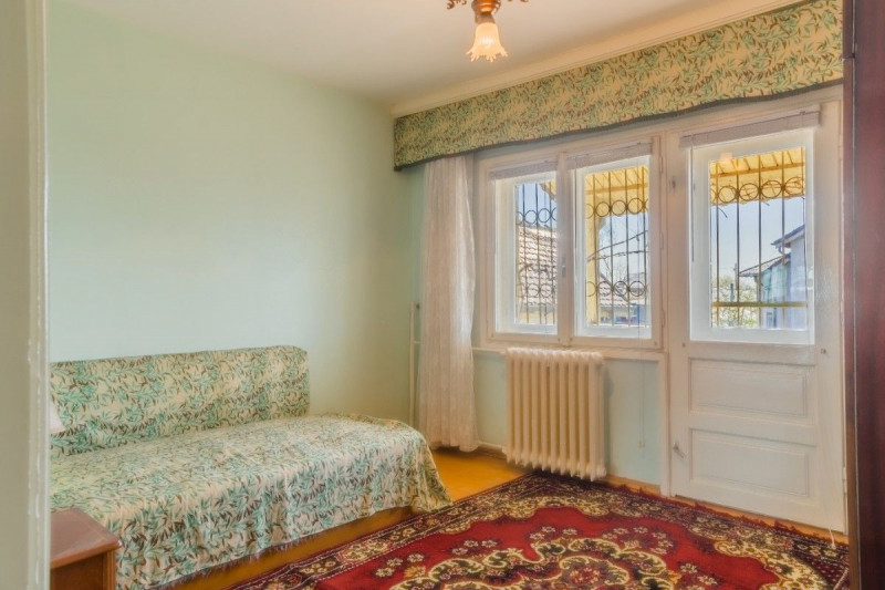 Afumati – Str.Fagului, Casa 5 camere si garaj, 244 mp, cu teren 600 mp.