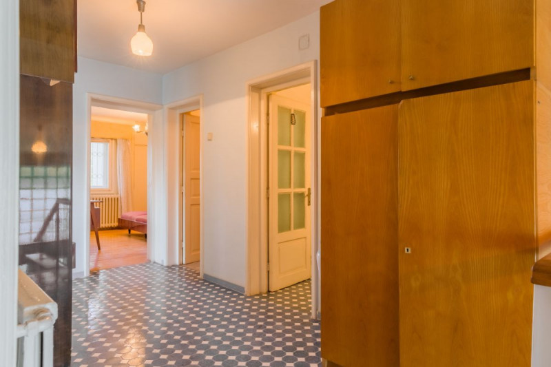 Afumati – Str.Fagului, Casa 5 camere si garaj, 244 mp, cu teren 600 mp.