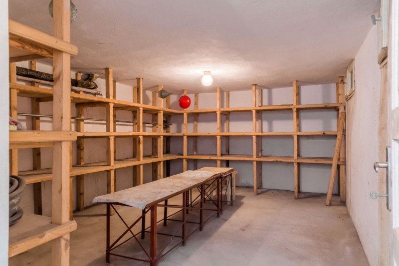 Afumati – Str.Fagului, Casa 5 camere si garaj, 244 mp, cu teren 600 mp.
