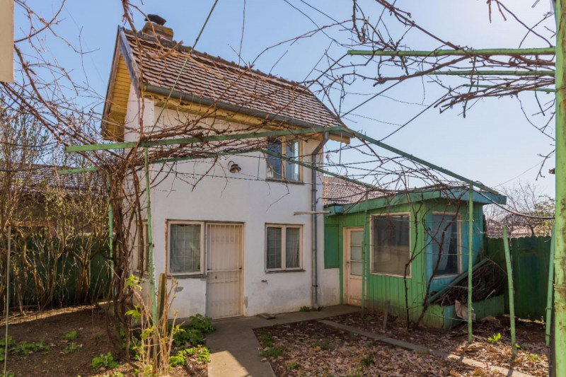 Afumati – Str.Fagului, Casa 5 camere si garaj, 244 mp, cu teren 600 mp.