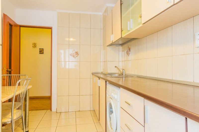 Dorobantilor – ASE, Apartament 4 camere, boxa, imobil din 1980, 94 mp. 