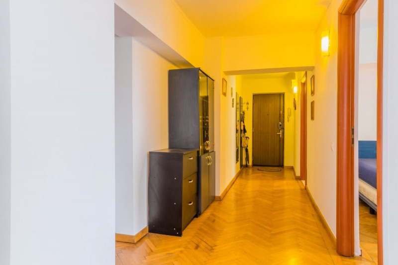 Dorobantilor – ASE, Apartament 4 camere, boxa, imobil din 1980, 94 mp. 